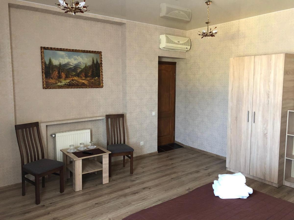 Gatnoye Zhuliany City Hotel מראה חיצוני תמונה