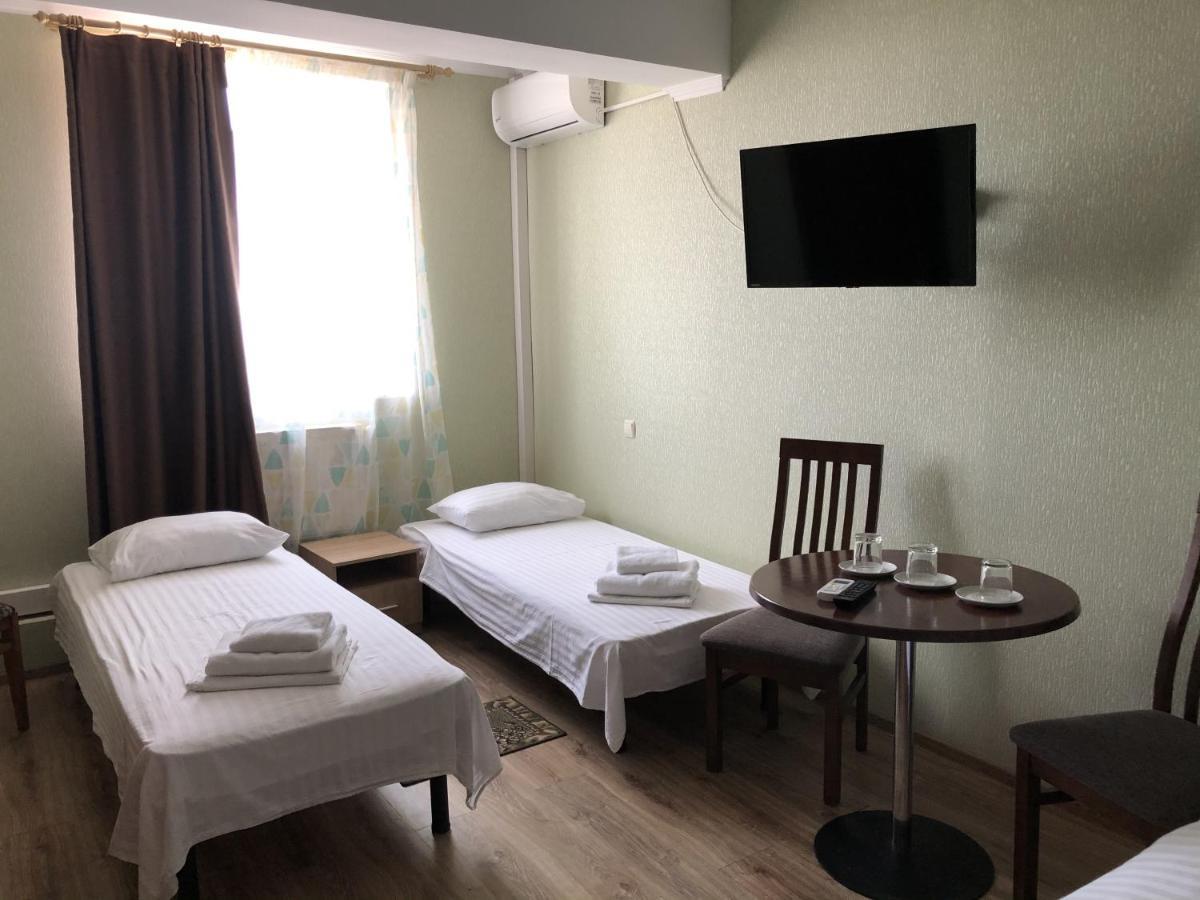 Gatnoye Zhuliany City Hotel מראה חיצוני תמונה