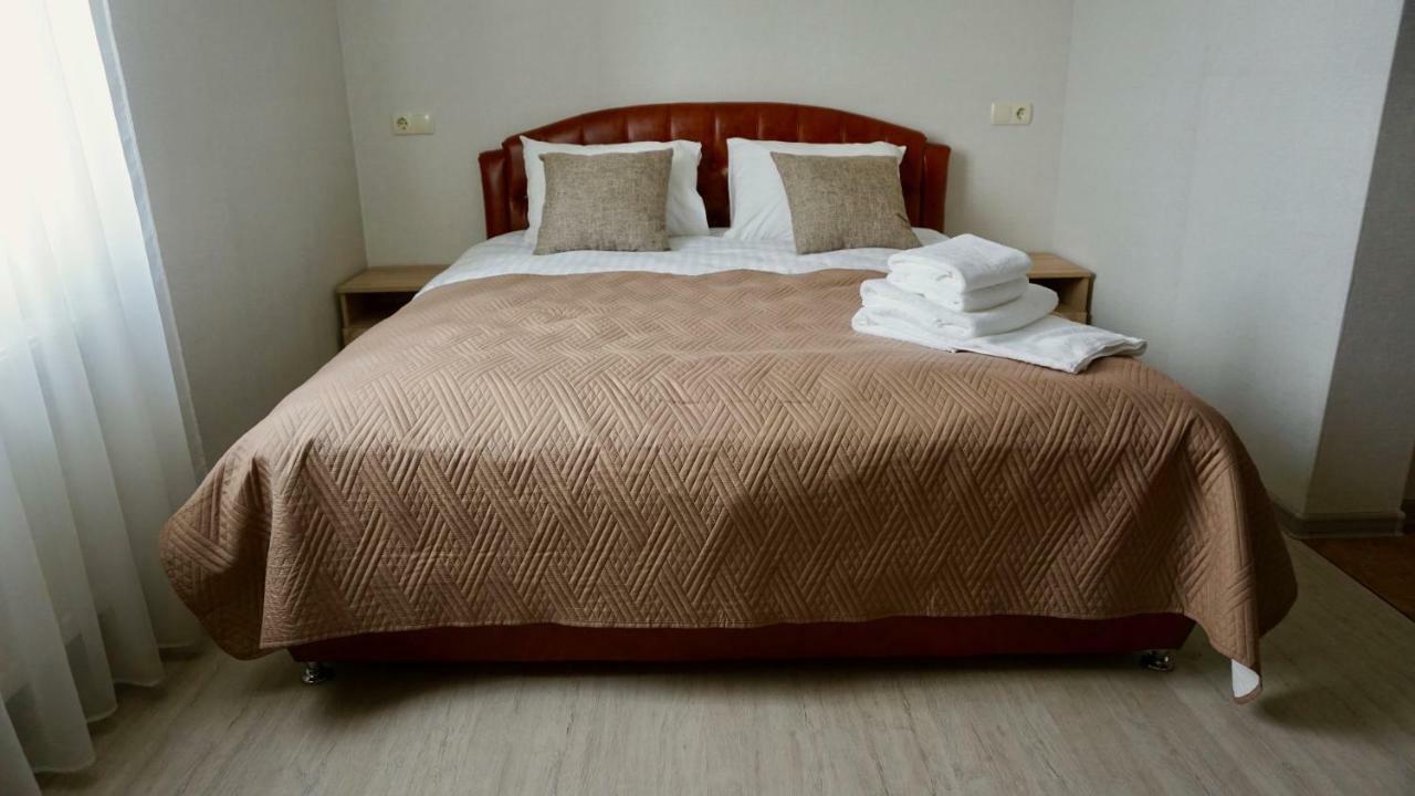 Gatnoye Zhuliany City Hotel מראה חיצוני תמונה
