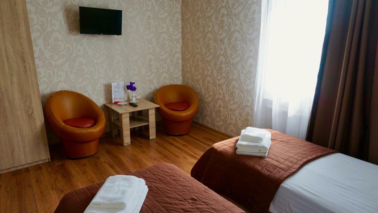 Gatnoye Zhuliany City Hotel מראה חיצוני תמונה
