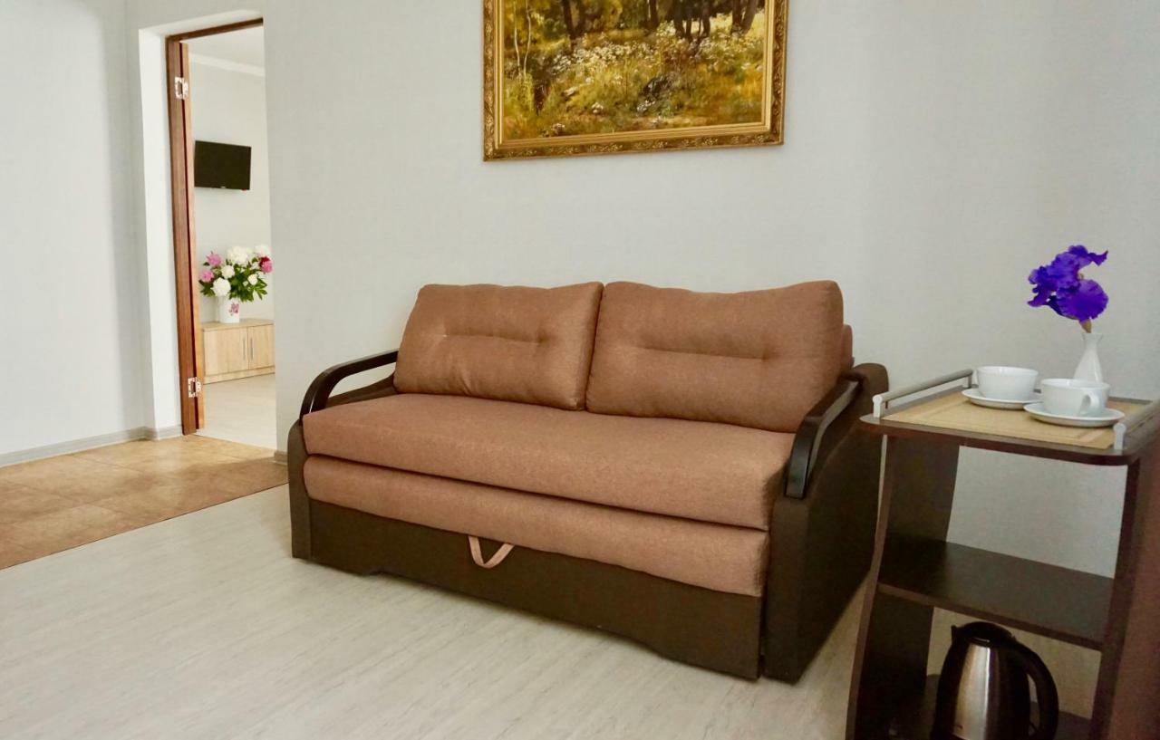 Gatnoye Zhuliany City Hotel מראה חיצוני תמונה