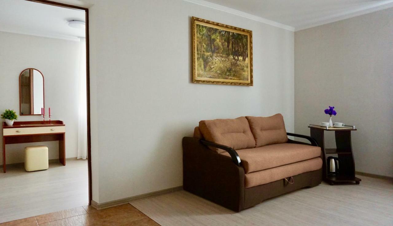 Gatnoye Zhuliany City Hotel מראה חיצוני תמונה