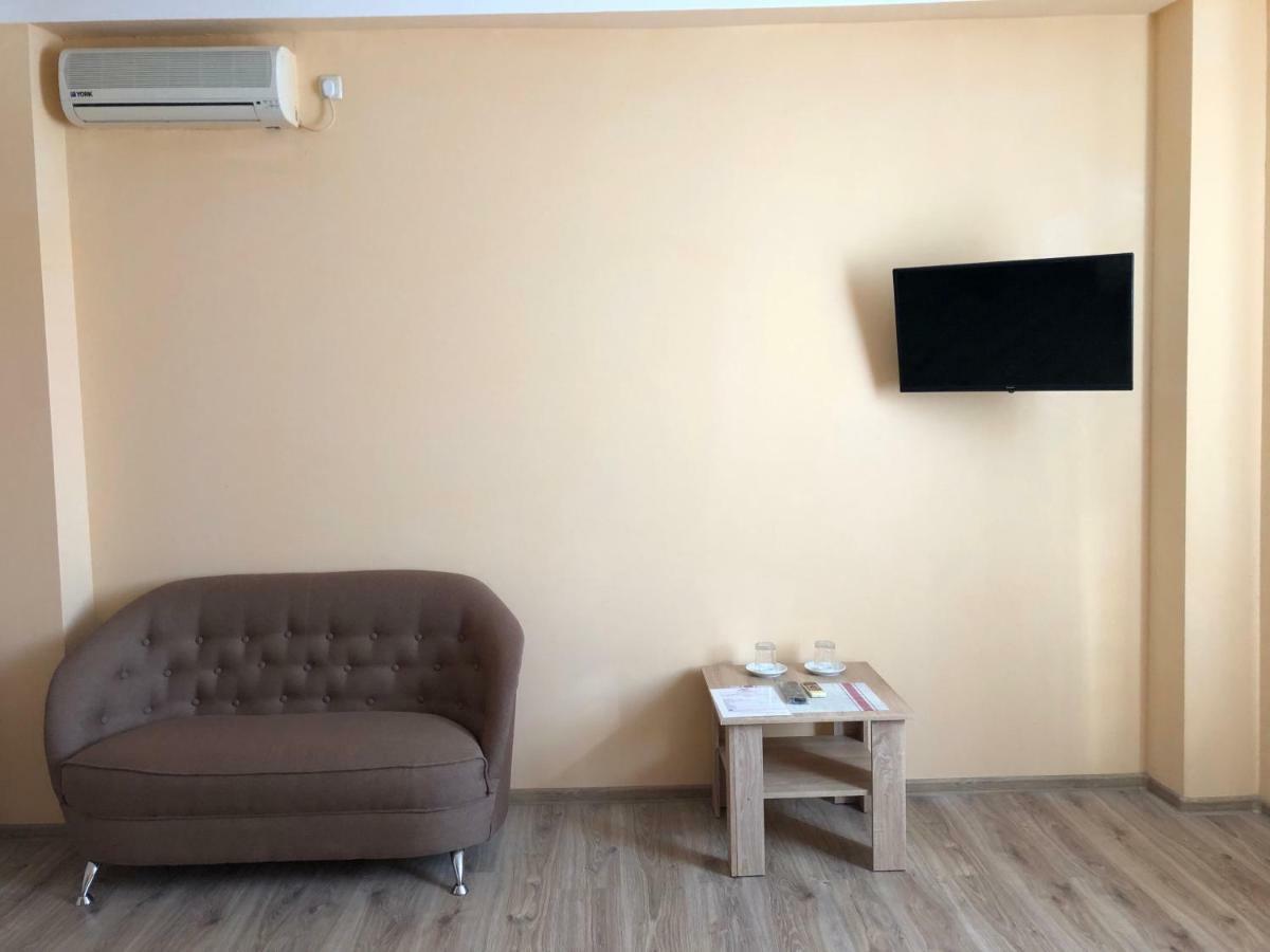 Gatnoye Zhuliany City Hotel מראה חיצוני תמונה
