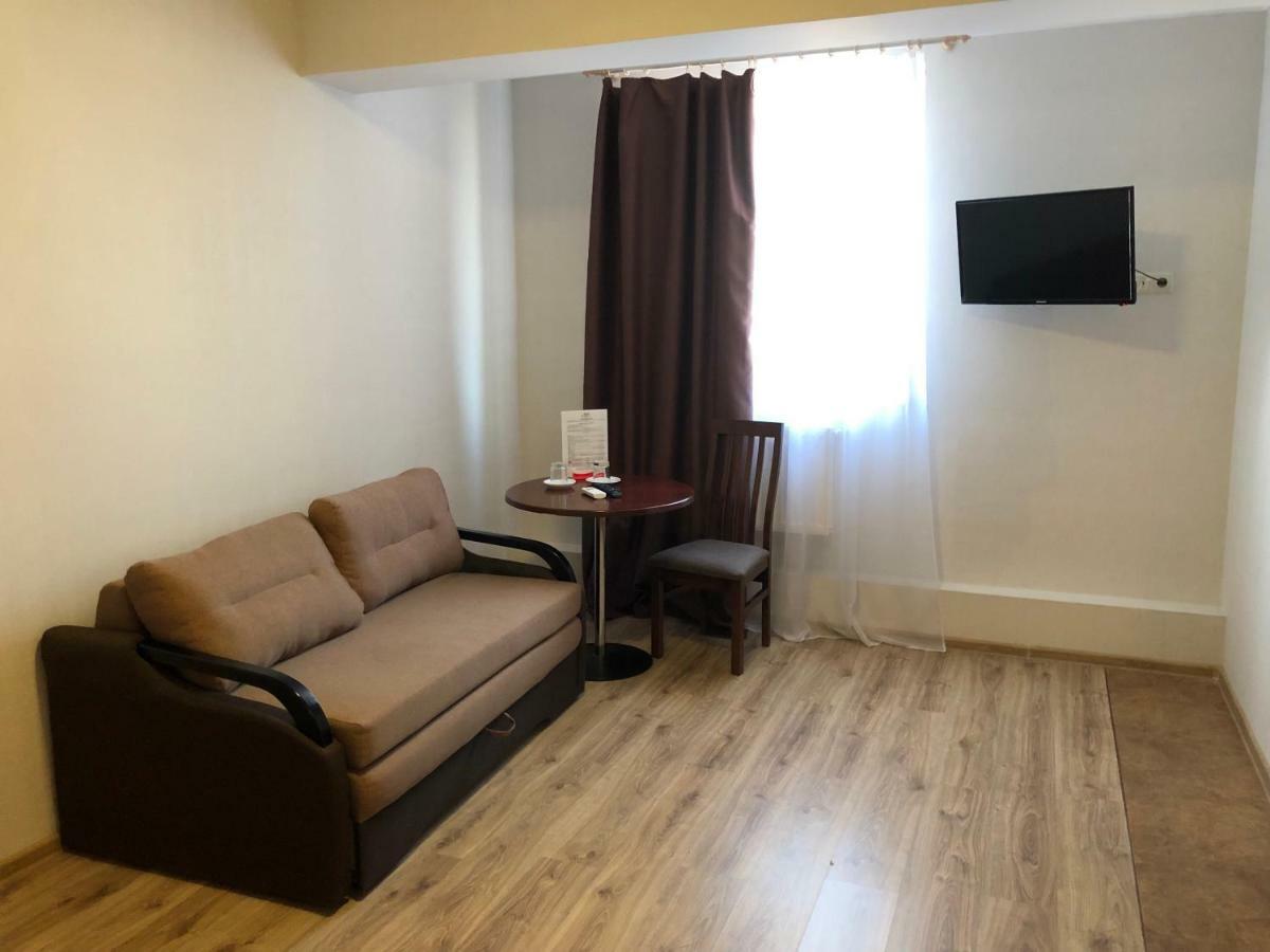 Gatnoye Zhuliany City Hotel מראה חיצוני תמונה